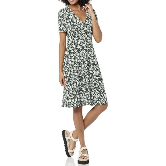 Amazon Essentials Dresses & Skirts - Women's Sz XXL 2XL Dark Green Floral Print Short Sleeve VNeck Fit Flare Dress‎